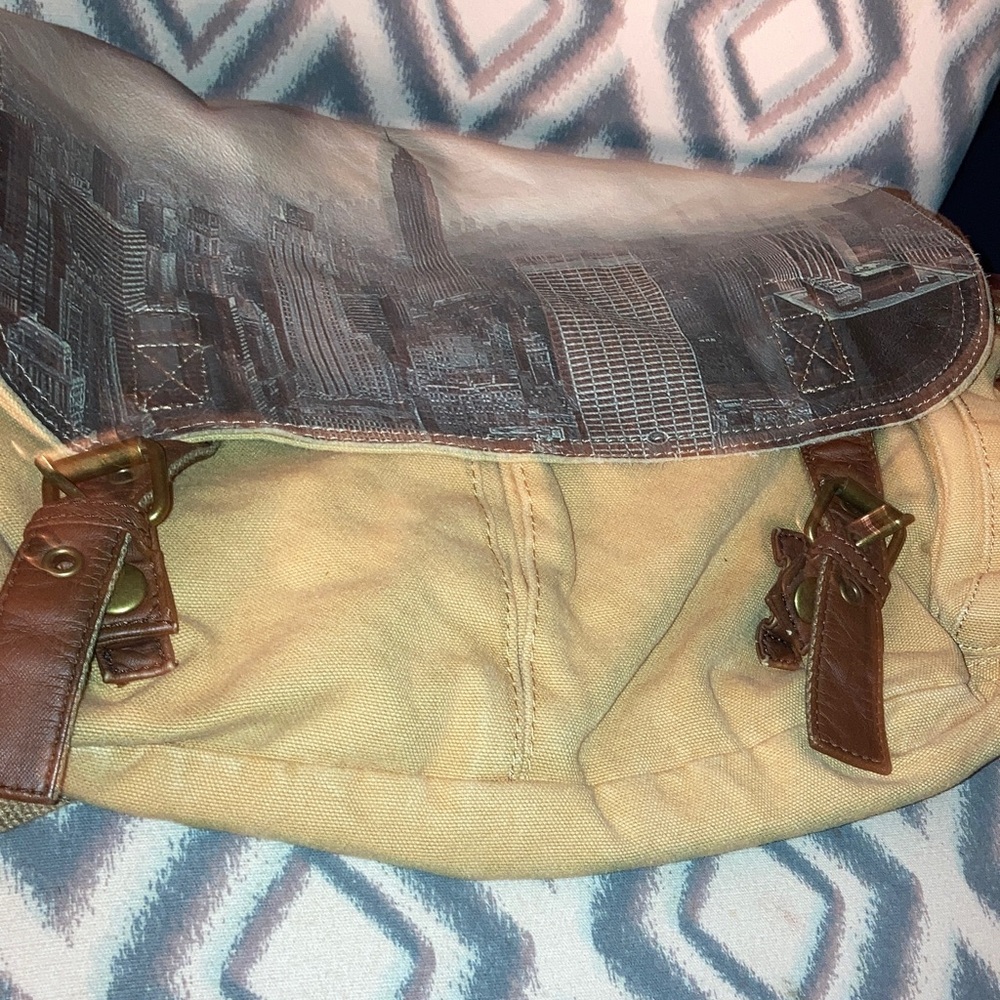 Studio ManhattanTan and Brown Men's Messenger Bag‎